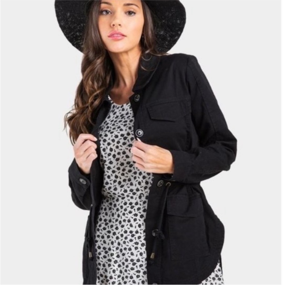 Francesca’s Harper Heritage Black Anorak Jacket Medium NWT